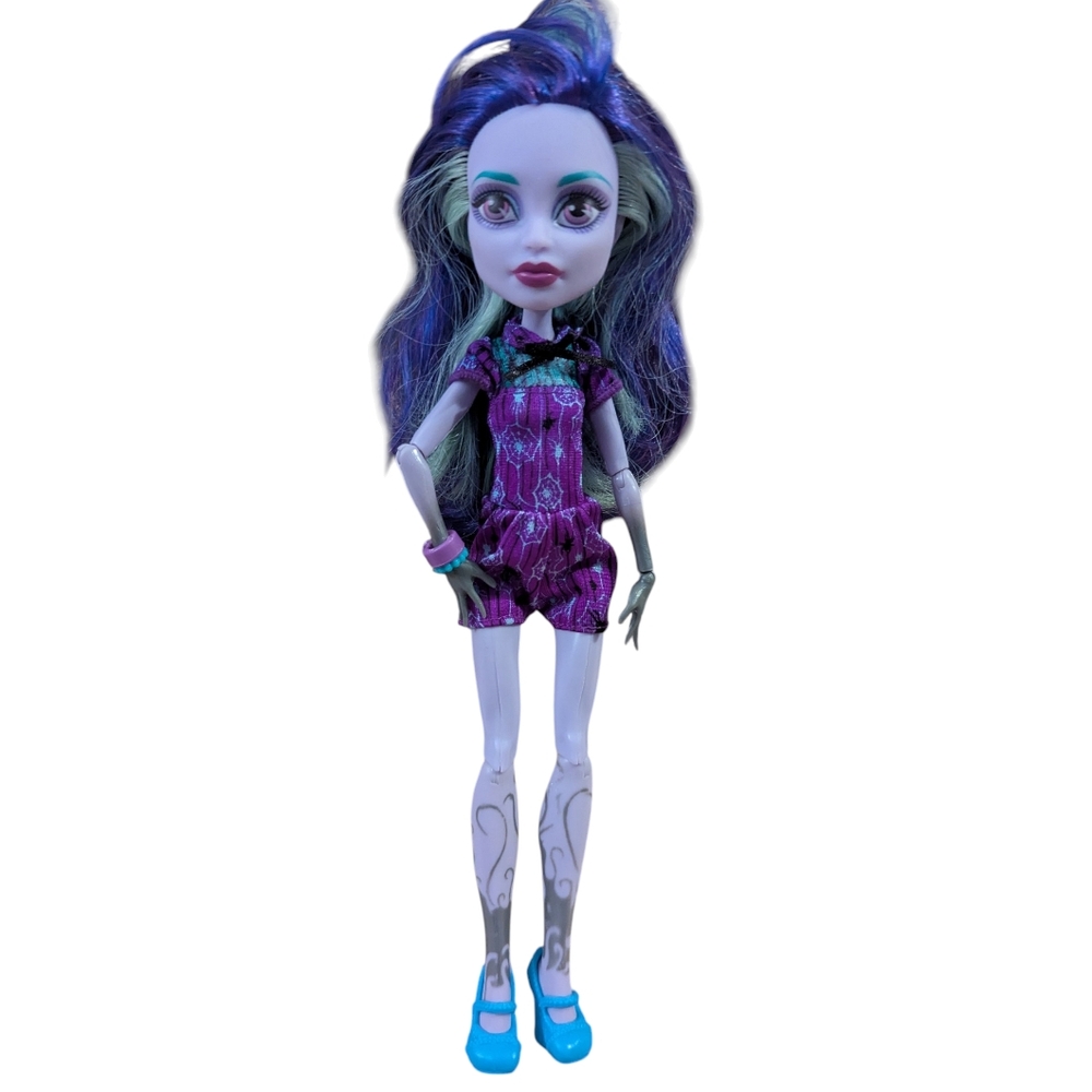 Monster High G1 Twyla Coffin Bean Doll Mattel First Edition Retired